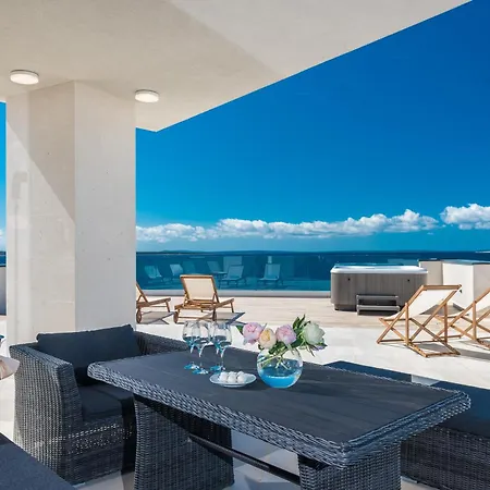 Luxury Penthouse Apartment Mandre