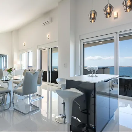 Luxury Penthouse Mandre