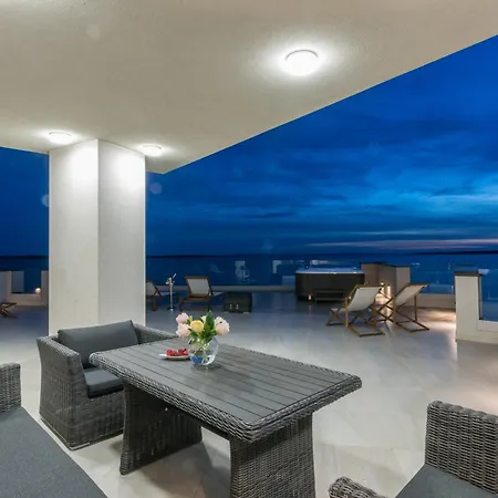 Apartment Luxury Penthouse Mandre