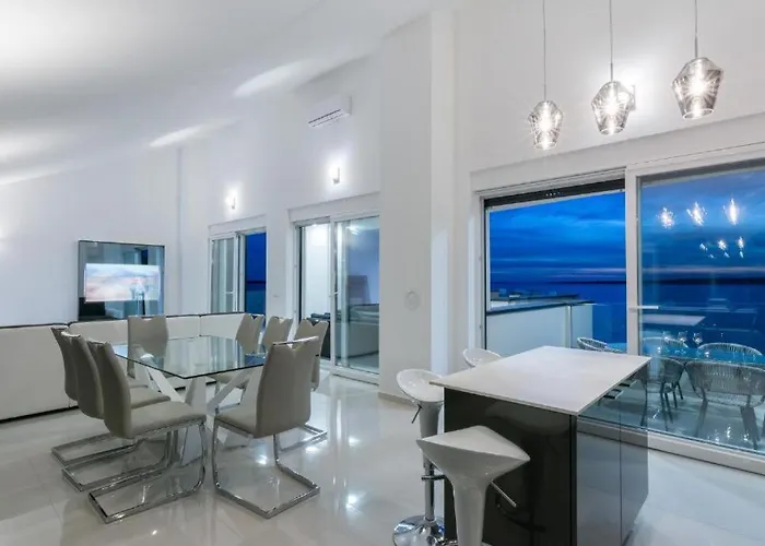 Luxury Penthouse Mandre