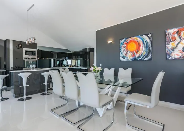 아파트 Luxury Penthouse 만드레