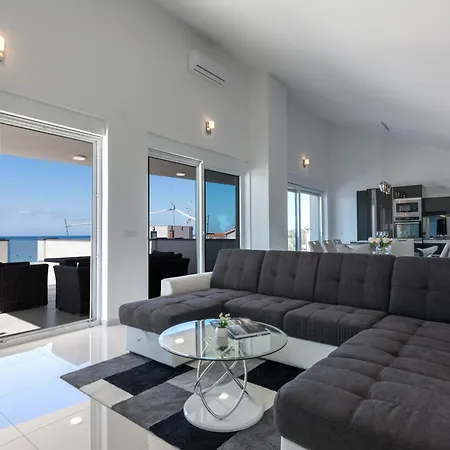 Luxury Penthouse * マンドレ