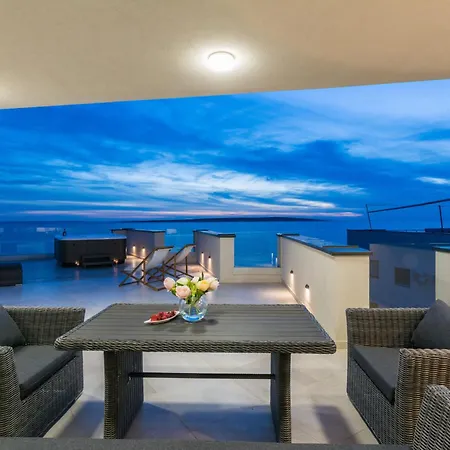 Luxury Penthouse アパート *